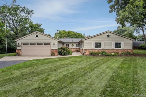 5908 Burnham Rd, Bloomfield Hills, MI, 48302-4020 | Card Image