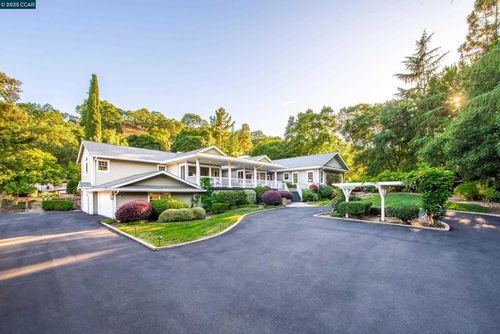 3421 Echo Springs Rd, Lafayette, CA, 94549-2118 | Card Image