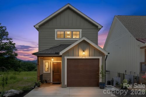 128 Chepstow Pl, Black Mountain, NC, 28711-0467 | Card Image