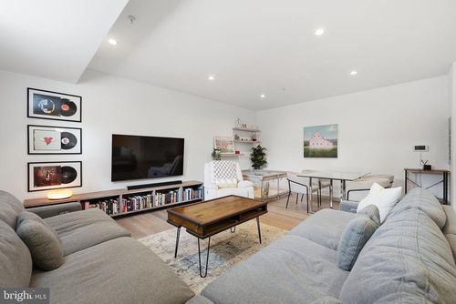 2-826 Upshur St Nw, WASHINGTON, DC, 20011-5798 | Card Image