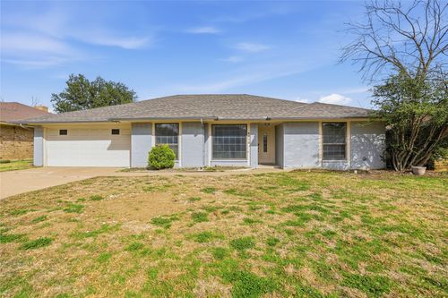 4612 Applewood Rd, Fort Worth, TX, 76133-7438 | Card Image