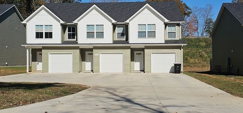c-947 Center Rd, Clarksville, TN, 37042-1048 | Card Image