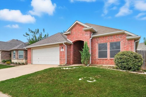 512 Crescent Creek Ln, Fort Worth, TX, 76140-6589 | Card Image