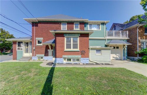 224 Weber St E, Kitchener, ON, N2H1E8 | Card Image