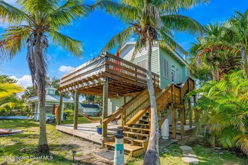42 Vip Is, Grant, FL, 32949-2036 | Card Image