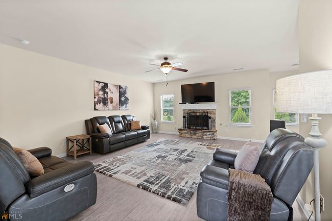 3015 Button Cir, House other with 4 bedrooms, 3 bathrooms and null parking in Loganville GA | Image 23