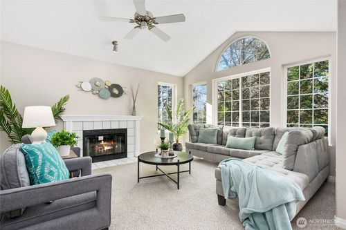 f316-1628 118th Ave Se, Bellevue, WA, 98005-3880 | Card Image