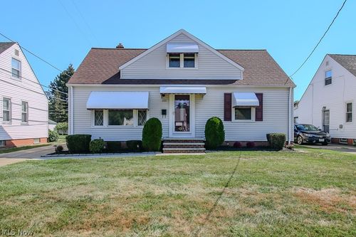 253 E 288th St, Willowick, OH, 44095-4669 | Card Image