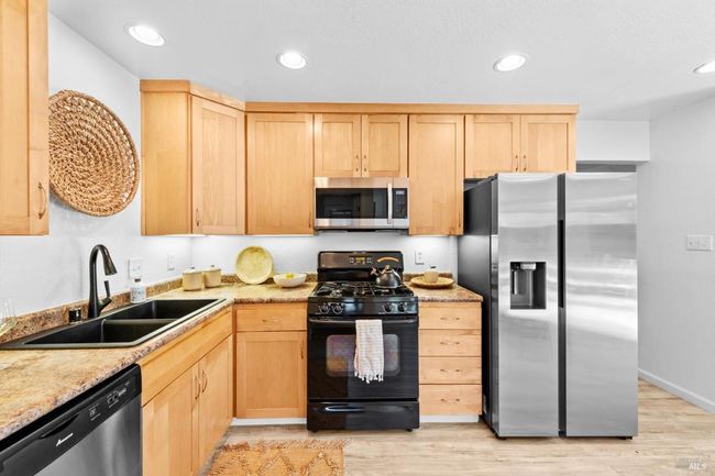 3403 Willis Dr, Condo with 3 bedrooms, 2 bathrooms and 1 parking in Napa CA | Image 30