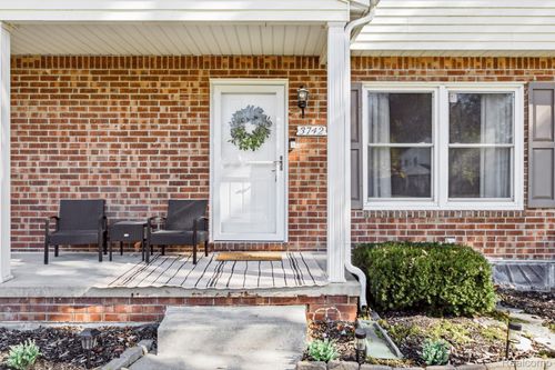 3742 Ramblewood Dr, Port Huron, MI, 48060-1575 | Card Image