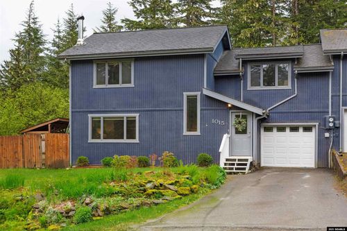 1015 Wee Burn Dr, Juneau, AK, 99801-9415 | Card Image
