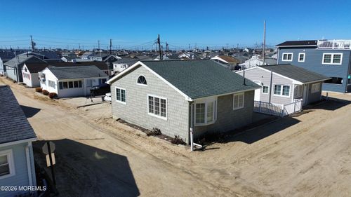 20 E Bonita Way, Lavallette, NJ, 08735-1301 | Card Image