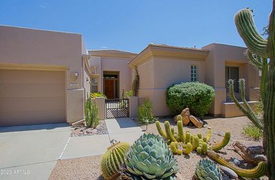 6623 E Whispering Mesquite Trail, House other with 3 bedrooms, 3 bathrooms and null parking in Scottsdale AZ | Image 2