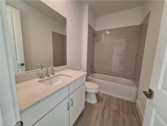 Guest bathroom | Image 17