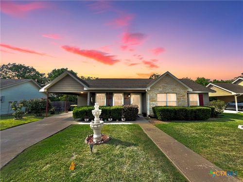 529 Guerra Ln, Gonzales, TX, 78629-6355 | Card Image