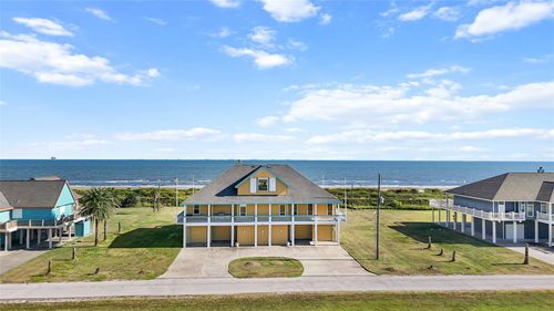 680 Villa Dr, Crystal Beach, TX, 77650 | Card Image