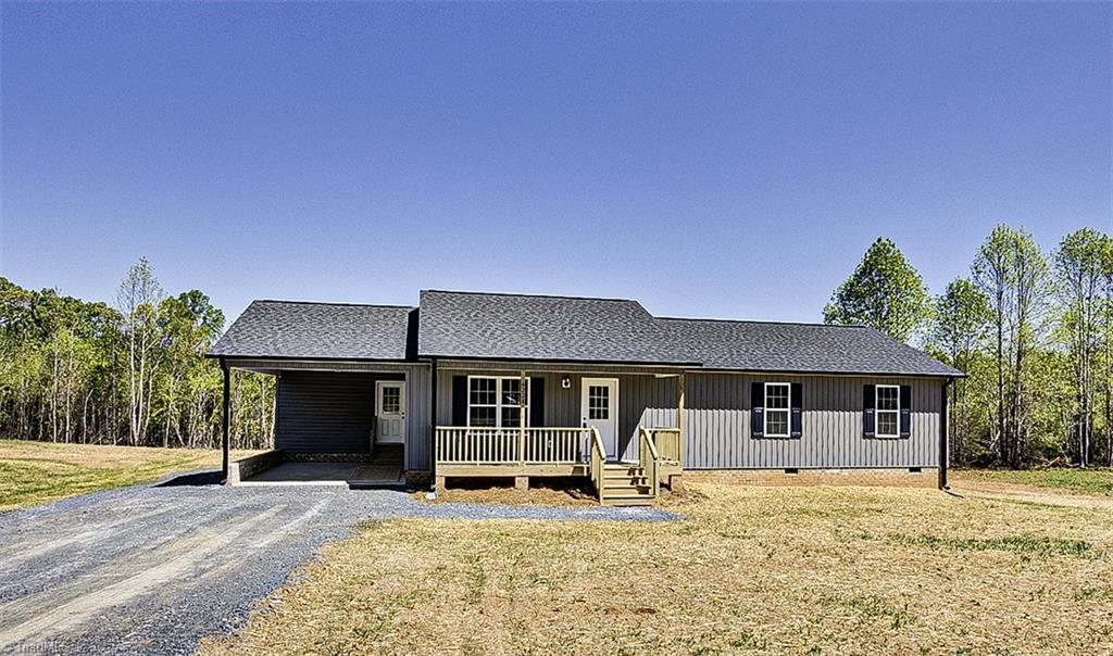Tessa Ct, Trinity, NC 27370