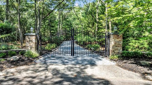 80 Inlet View Path, East Moriches, NY, 11940-1607 | Card Image