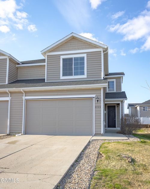 2724 28th Street W, Williston, ND, 58801 | Card Image