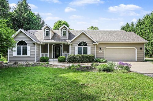 7921 W O Avenue, Kalamazoo, MI, 49009 | Card Image