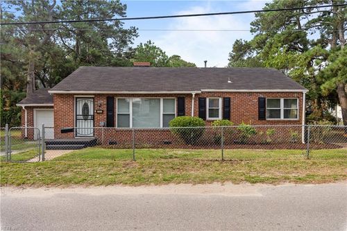 3701 Pleasant Ave, Norfolk, VA, 23518-1526 | Card Image