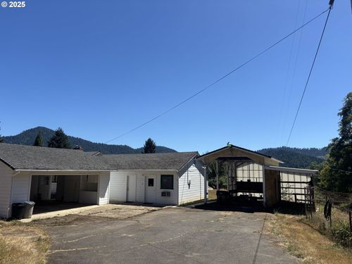 589 Mehlwood Ln, Glendale, OR, 97442-9685 | Card Image