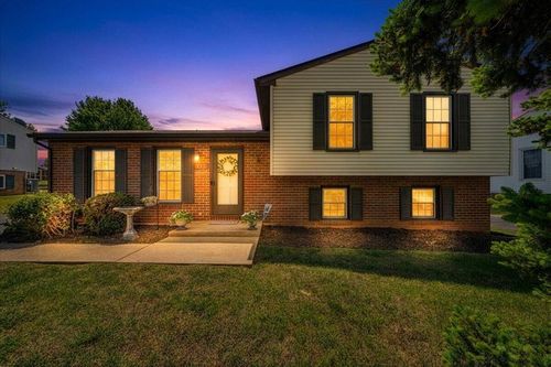 812 Kimball Ave, Salem, VA, 24153-6037 | Card Image