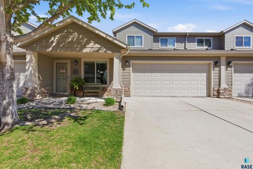 2718 E Indigo Pl, Sioux Falls, SD, 57108-4512 | Card Image