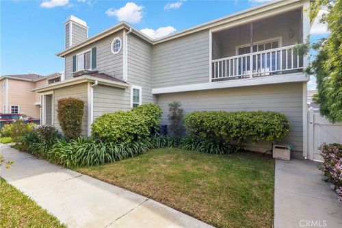 3327 California Ave, Signal Hill, CA, 90755 | Card Image