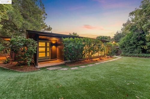 5901 Wood Dr, Oakland, CA, 94611-3154 | Card Image