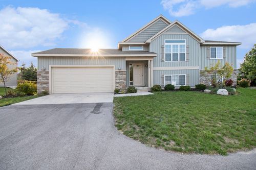 3299 52nd St Se, Kentwood, MI, 49512-9672 | Card Image