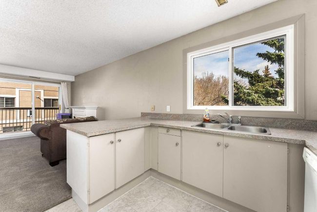 128 - 3015 51 Street Sw, Home with 2 bedrooms, 1 bathrooms and 1 parking in Calgary AB | Image 8