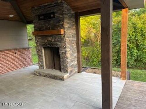 720 Hunter Crest Rd, Maryville, TN, 37803-6900 | Card Image