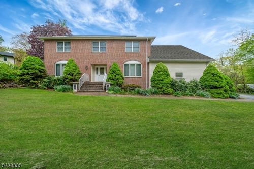 11 Ledgerock Ct, Morris Plains, NJ, 07950-2759 | Card Image