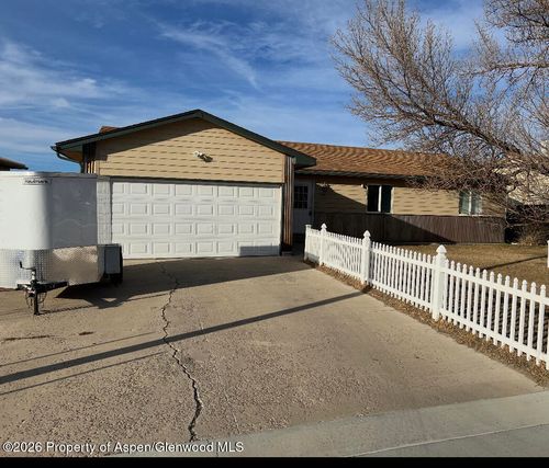 1100 Tanglewood Ln, Rangely, CO, 81648-2301 | Card Image