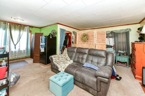 121 E Church St, Fortville, IN, 46040-1301 | Card Image