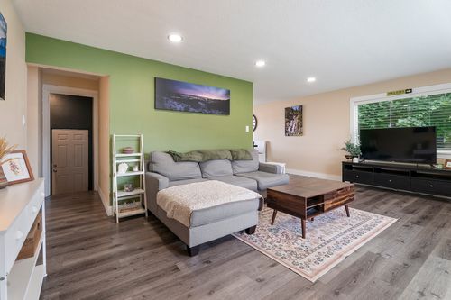 1318 Peosta Avenue, Helena, MT, 59601 | Card Image