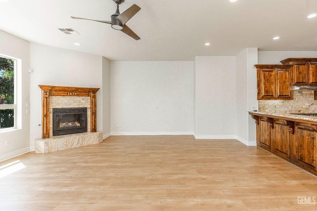 2416 Edingal Dr, House other with 4 bedrooms, 3 bathrooms and null parking in Bakersfield CA | Image 16