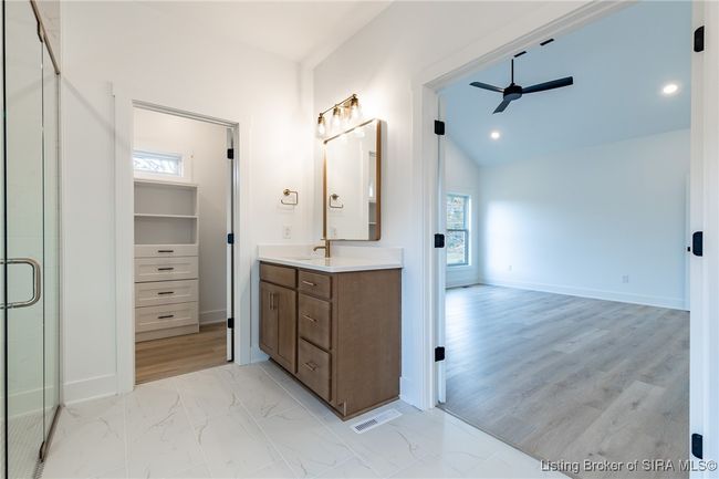 2034 Andres Way, Home with 5 bedrooms, 4 bathrooms and null parking in Floyds Knobs IN | Image 34