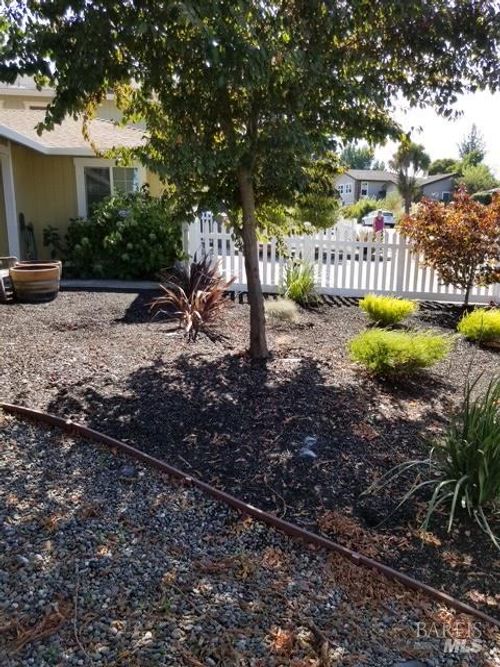 8001 Hill Dr, Sebastopol, CA, 95472-2732 | Card Image