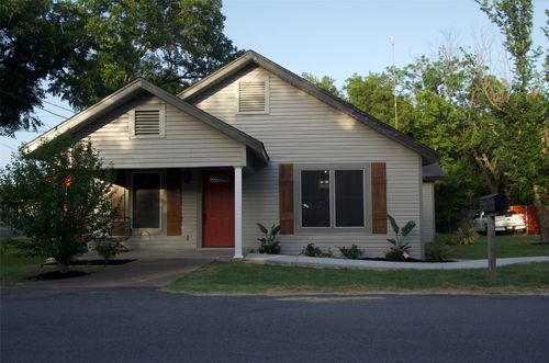 400 S Mable St, Ferris, TX, 75125-3026 | Card Image