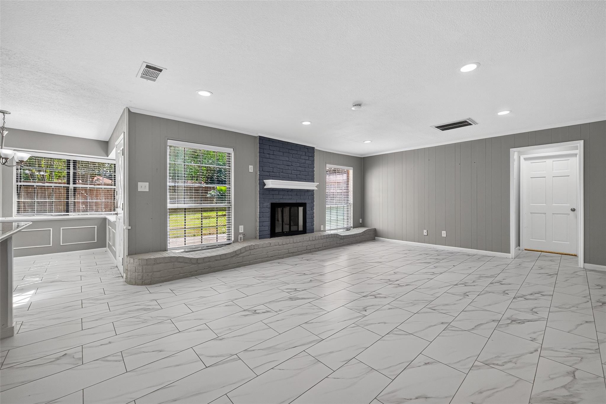 Residential Lease in Spring 5