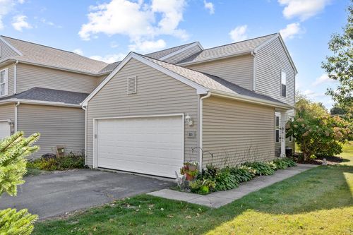 unit-103-1400 Hunters Ridge Dr, Genoa City, WI, 53128-2540 | Card Image