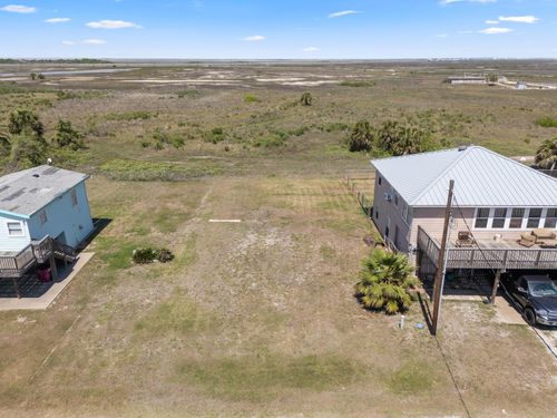 499 Beach Front Dr, Matagorda, TX, 77457 | Card Image