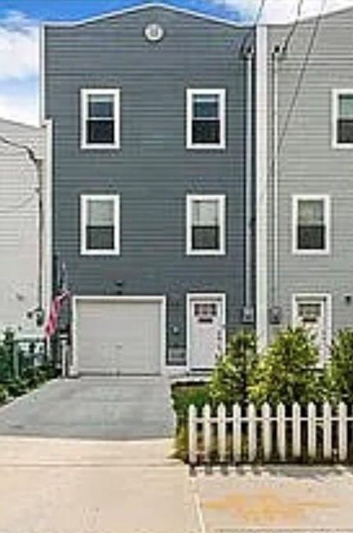 3626 Bayview Ave, Brooklyn, NY, 11224-1647 | Card Image