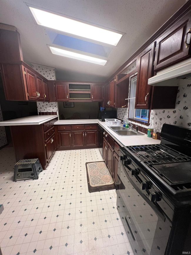 4055 S Mill Rd, House other with 3 bedrooms, 2 bathrooms and null parking in Carbon IN | Image 6