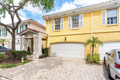 37 Tall Oaks Cir, Tequesta, FL, 33469-2713 | Card Image