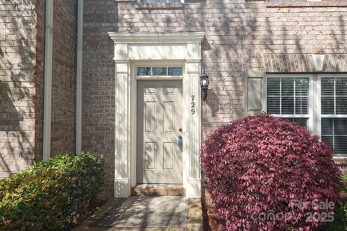 729 Naramore St, Davidson, NC, 28036-6921 | Card Image