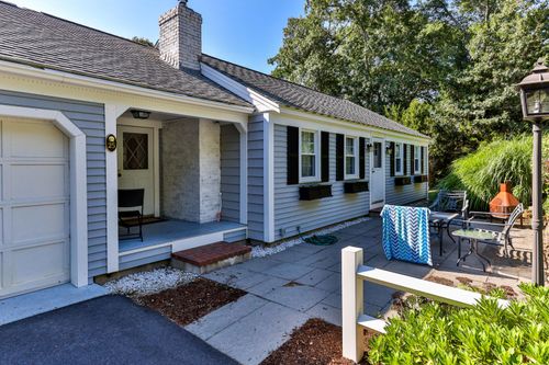 25 Embassy St, Yarmouth Port, MA, 02675-1520 | Card Image