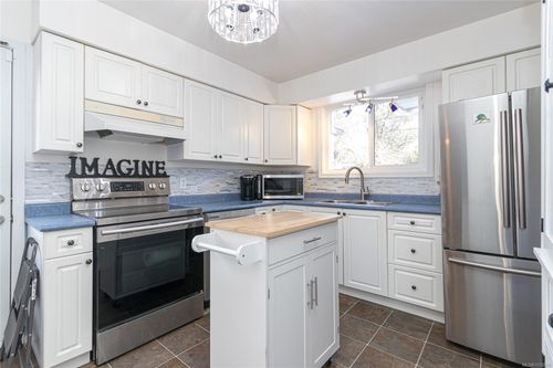 2834 Sooke Rd, Langford, BC, V9B4J9 | Card Image